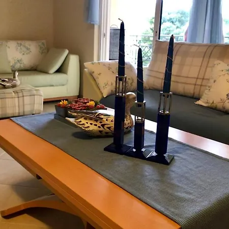 'ομορφο σε πολυκατοικία στο Apartamento *